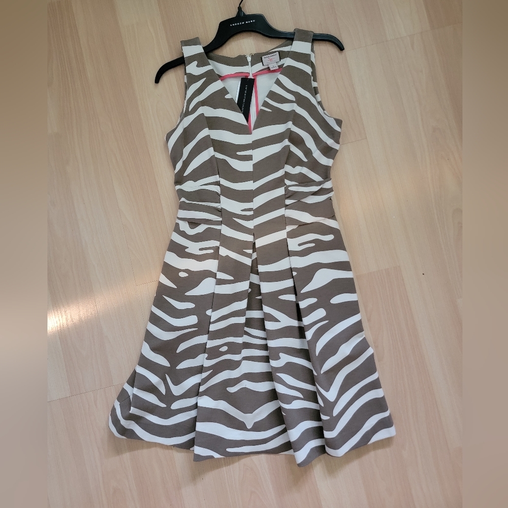 Banana Republic Dress. SIZE 8.  Brand new